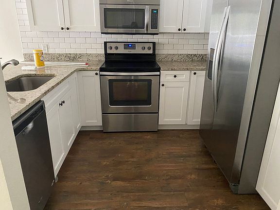 5th image of 15215 Amberly Dr