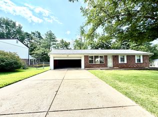 524 Ranch Dr, Ballwin, MO 63011