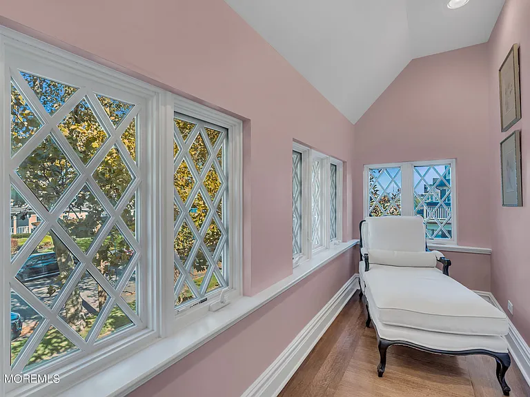207 Monmouth Ave — Photo 39