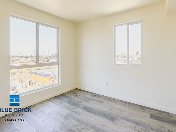 5th image of 4324 S Vermont Ave #201