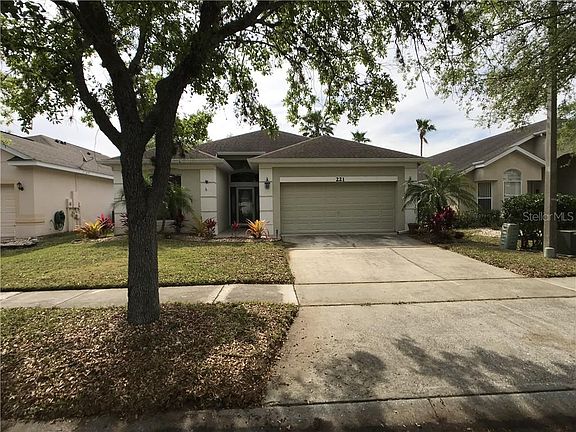 3rd image of 221 Westmoreland Cir