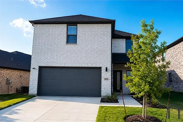6 bed, 2736 sqft, $4,000 — Photo 2
