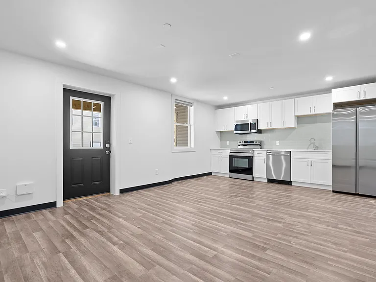 158 Pleasant St #2 — Photo 2