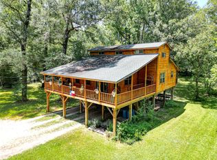 16 Magnolia Rd, New Caney, TX 77357