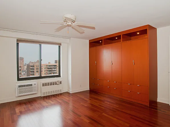 382 Central Park West image 5 of 7