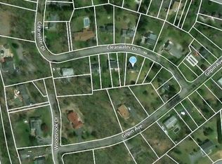 511 Clearwater Dr, Covington, VA 24426