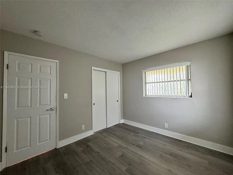 4317 NE 21st Ave #7 — Photo 7