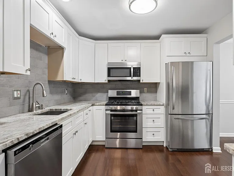 6 Bradford Dr — Photo 4