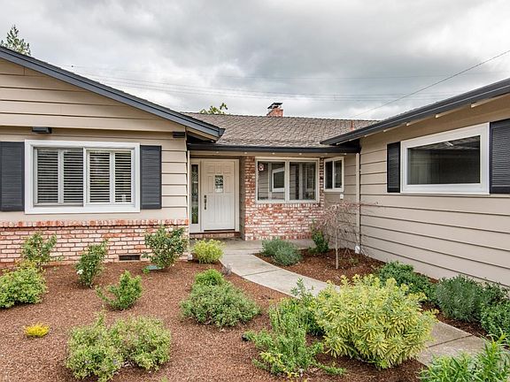 2nd image of 104 Craig Way