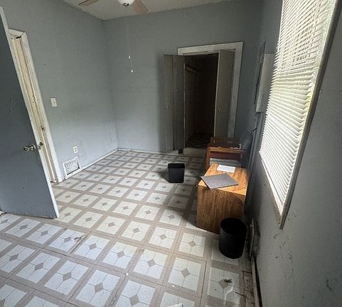 3rd image of 308 Superior St