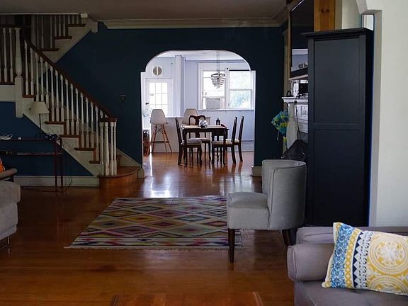 4th image of 5438 Wyndale Ave