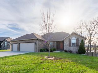 842 E Beechwood Rd, Nixa, MO 65714