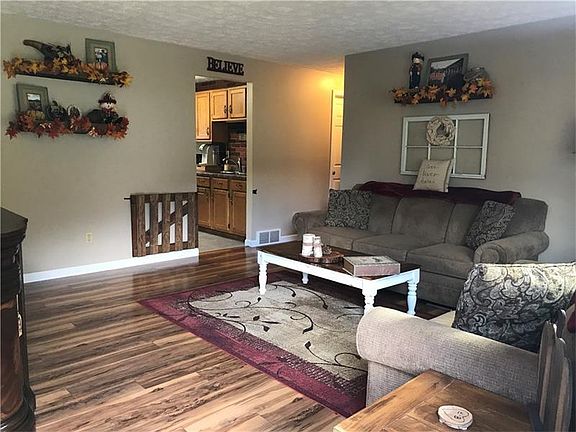 3rd image of 545 Waterbury Dr