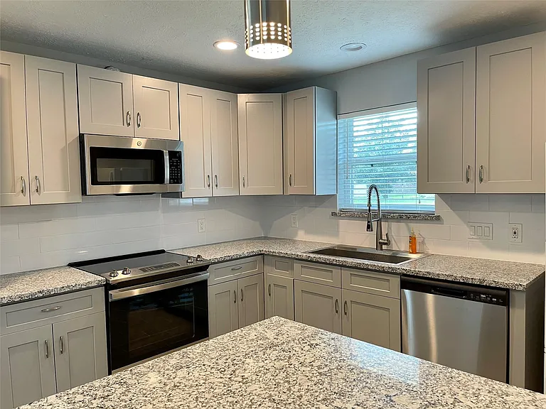 9415 Westacre Pl — Photo 11