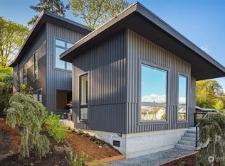 6113 35th Ave S, Seattle, WA 98118