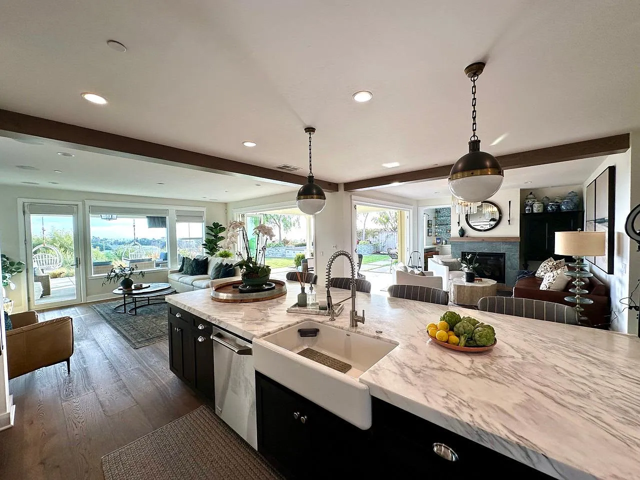 4 bed, 4.5 bath, 3510 sqft, $17,500 — Photo 3