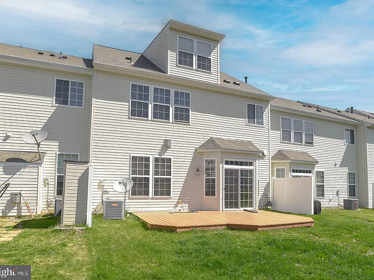 44509 Gray Wolf St — Photo 44