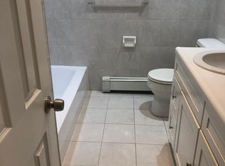 922 Throgmorton Ave #1, Bronx, NY 10465