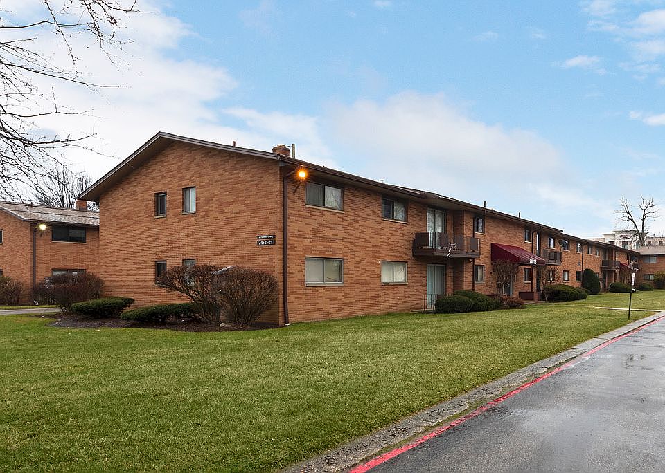1st image of 24625 Clareshire Dr APT 203