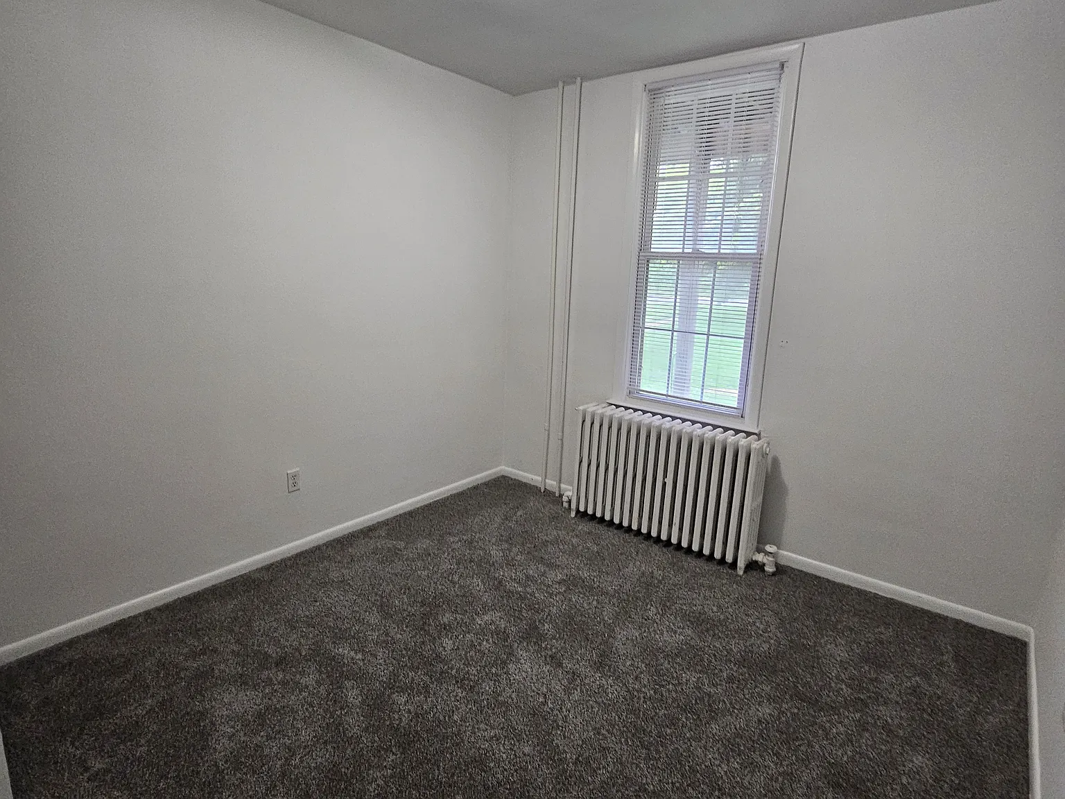 2 bed, 1000 sqft, $1,350 — Photo 4