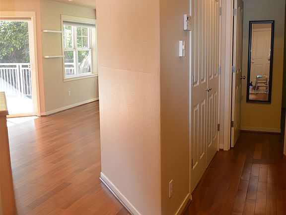 3rd image of 1008 6th Ave N APT 103