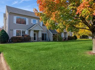 1876 Wildflower Ct, Shoreview, MN 55126