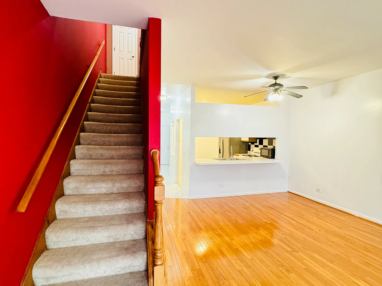 724 Marilyn Ave — Photo 3