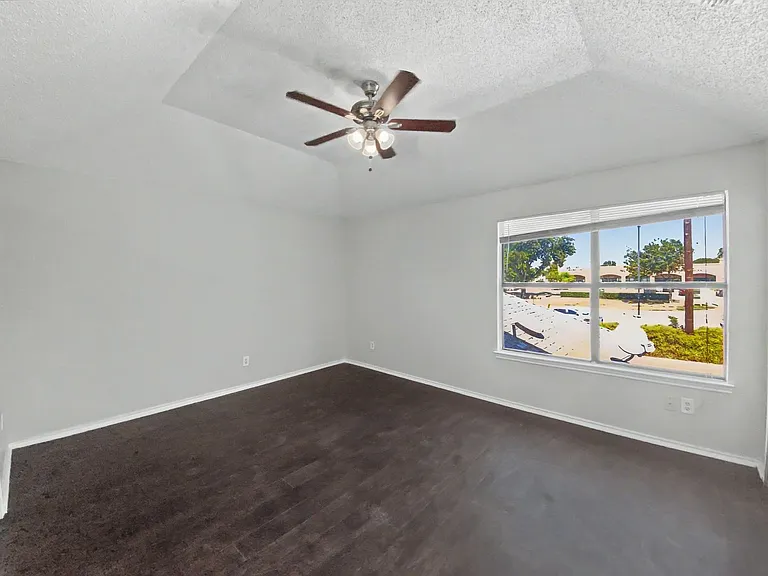 2202 Prairie Creek Trl — Photo 19