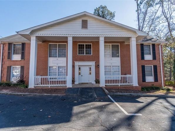 135 E Hill St #32