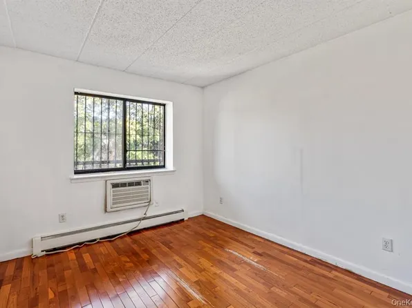 147-45 Barclay Avenue image 13 of 14