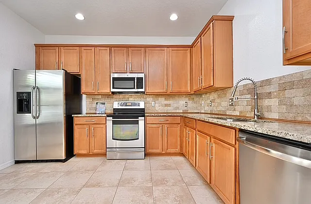 4108 Hunters Park Ln — Photo 6