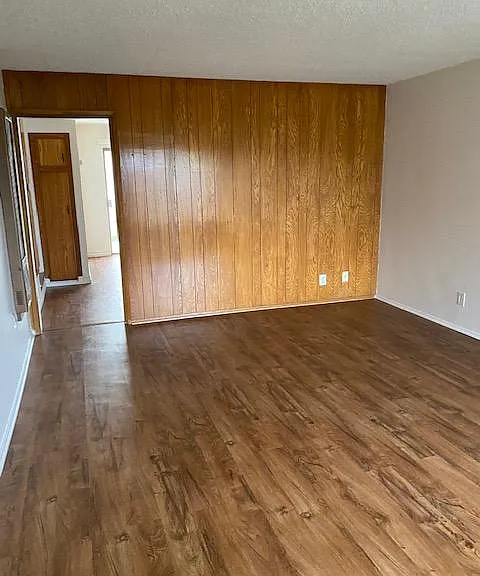 223 W Madison Ave — Photo 26