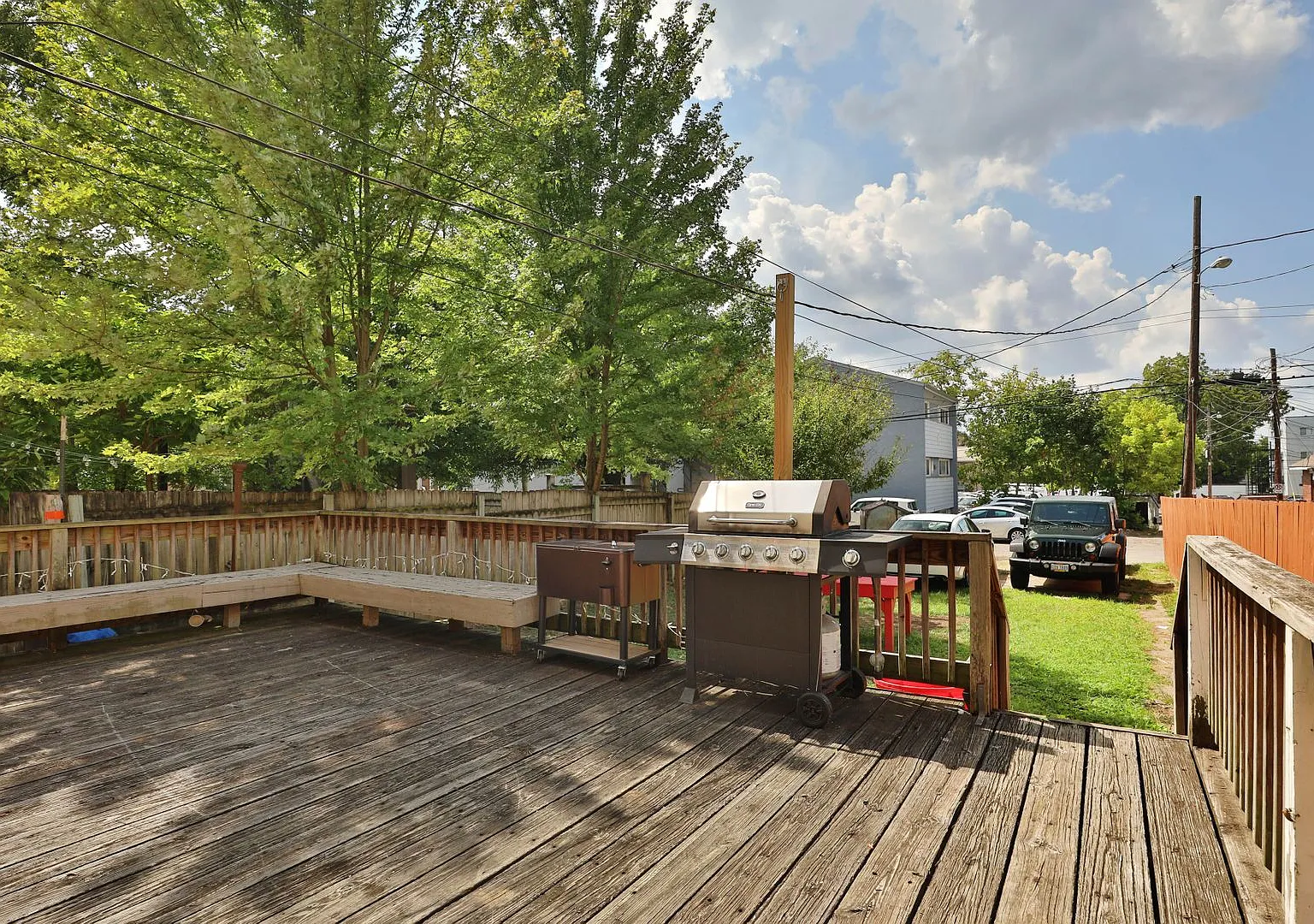 Great Osu South Campus Location - Ridiculously Nice Back Deck And Off-Street Parking For Everyone — Photo 2