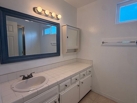 2nd image of 2208 Nelson Ave APT C