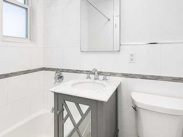 2149 45th St #2 — Photo 9