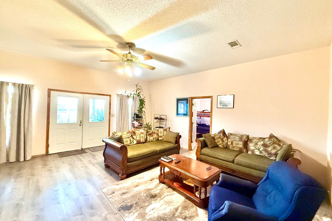 next background image