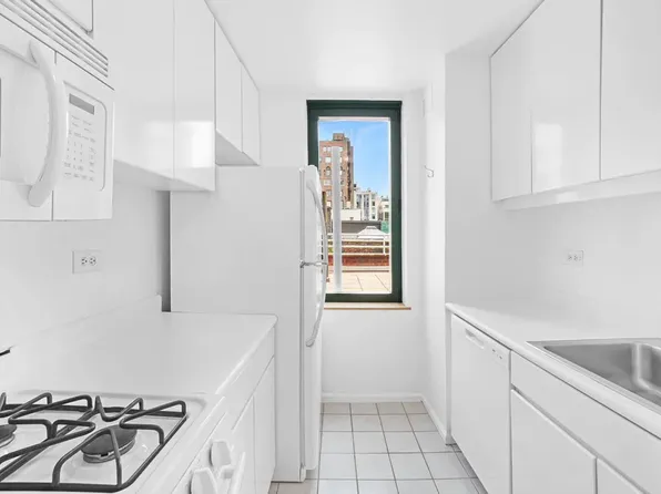 295 Greenwich Street image 6 of 17