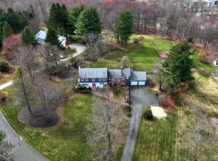 22 Bethridge Rd, Bethany, CT 06524