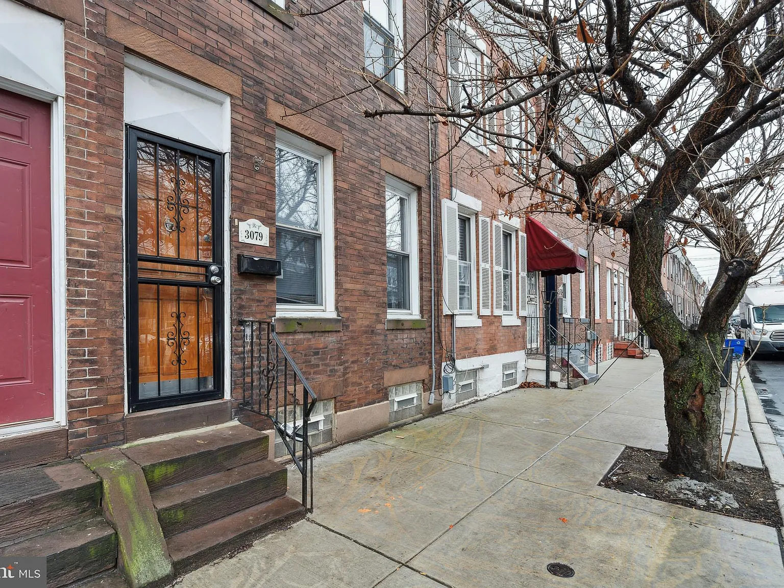 2 bed, 1.0 bath, 840 sqft, $1,325 — Photo 1