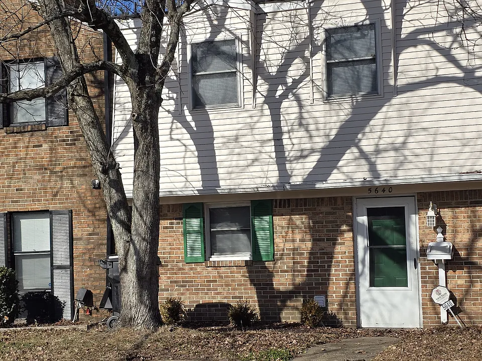 5640 Banbury Ct