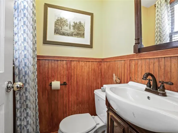 59-11 Fresh Pond Road image 7 of 17