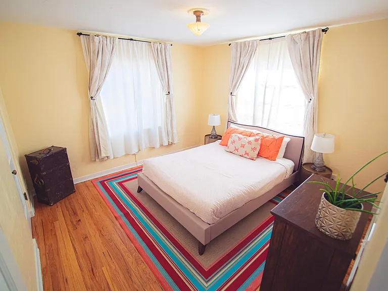 2423 Rose Ave NW — Photo 11
