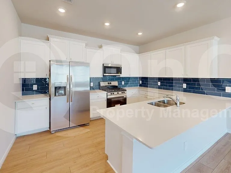 2724 Mexia Ln — Photo 4