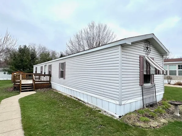 7381 Hollydale Dr, Erie, PA 16509