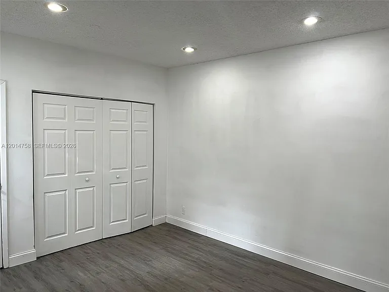 465 Somerset Way — Photo 30