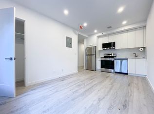 230 Boerum St #3R, Brooklyn, NY 11206