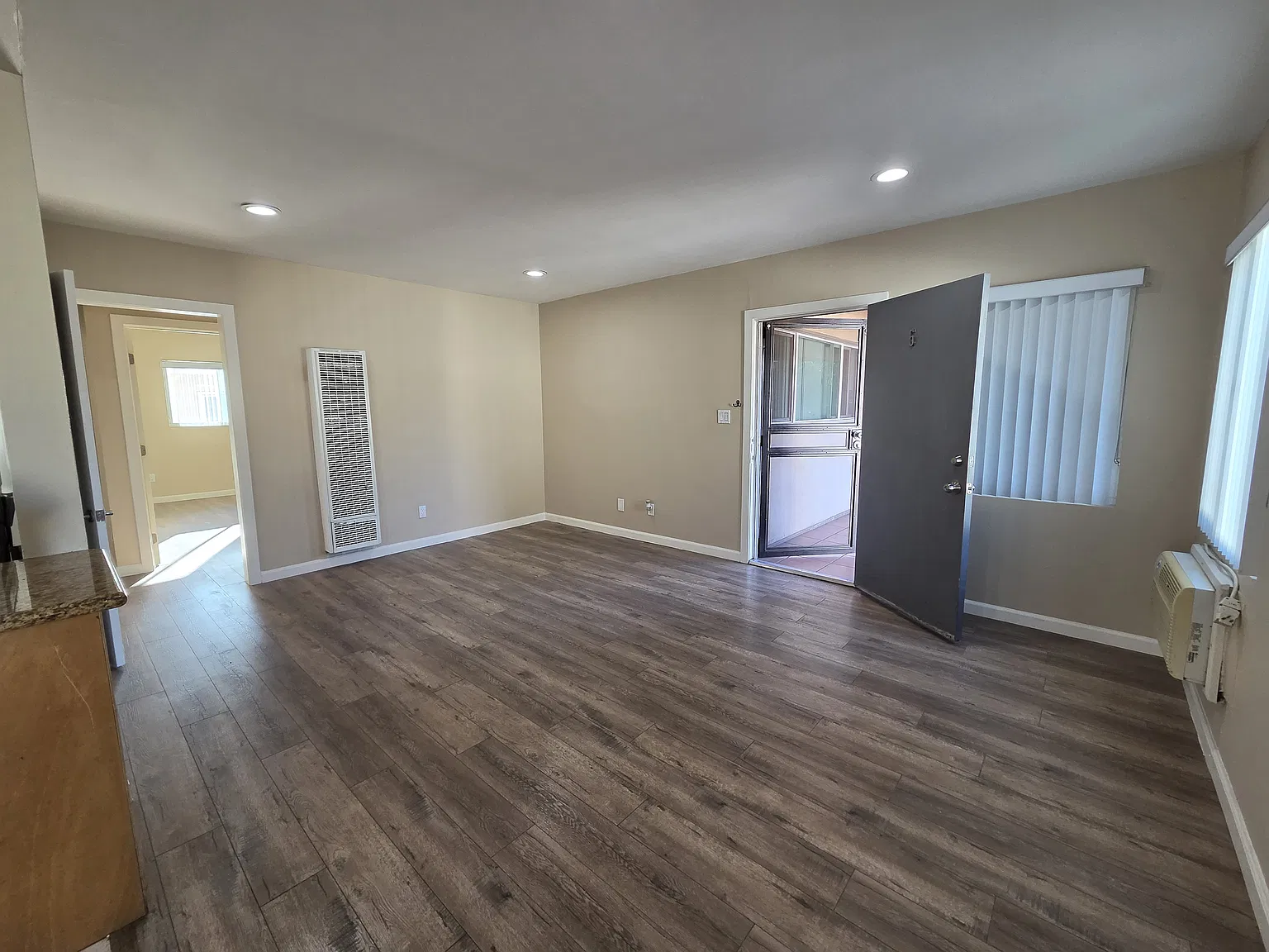 2 bed, 900 sqft, $2,195 — Photo 4