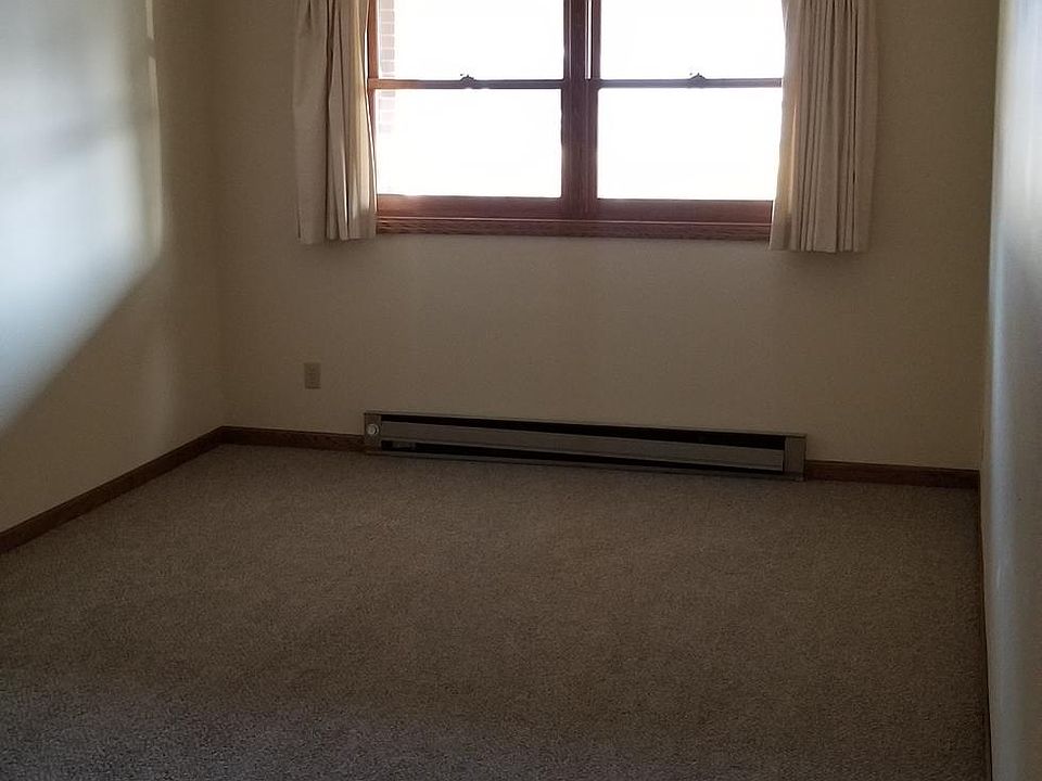 2nd image of 140 Ridge Rd #1