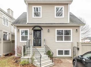2918 Connolly St, Halifax, NS B3L3N6