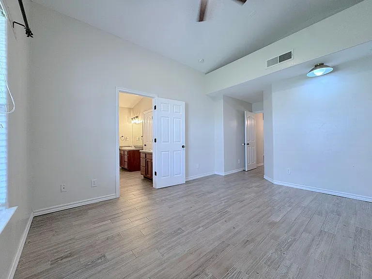 848 Sunset Park Dr — Photo 18